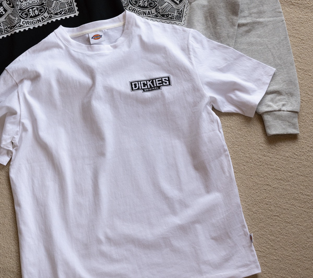 GRAPHIC TEE フロントロゴ