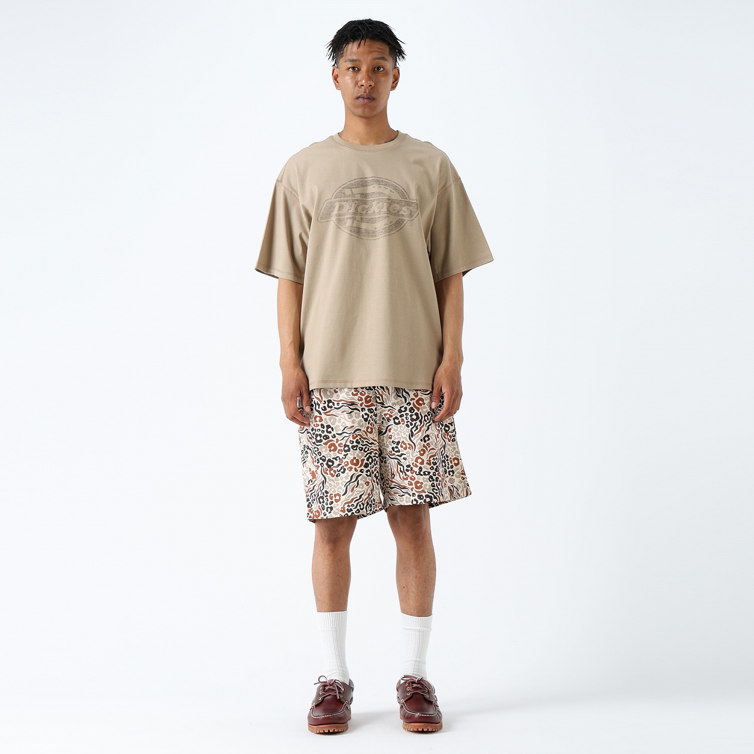 スタースタッズダメージショートパンツ – Belchic